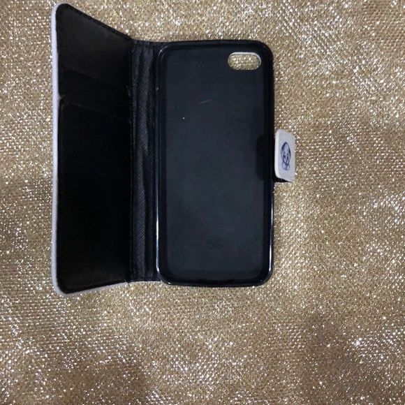 iPhone 5 case - Picture 3 of 5